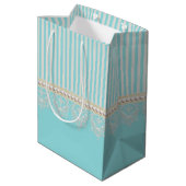 Pearls en Lace Aqua Stripes Cream Bow met naam Medium Cadeauzakje (Achterkant Gekanteld)