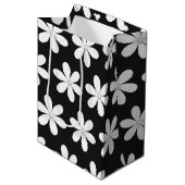 Pearls in Daisies op Black Medium Cadeauzakje (Voorkant Gekanteld)