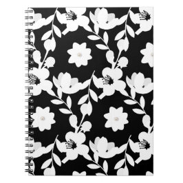 Pearls in witte bloemen op zwart notitieboek
