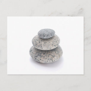 Pebble sculpture op een witte achtergrond briefkaart