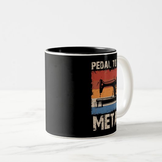 Pedaal aan de Metalen Naaimachine Quilten Vrouwen  Tweekleurige Koffiemok (Voorkant rechts)