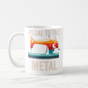 Pedal To The Metal Naaimachine Quilten Vrouwen V Koffiemok