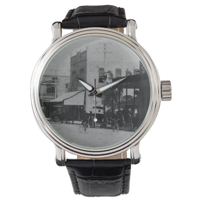 Pedestrians, fietsen en horrengroeven horloge (Voorkant)