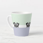 "Peek a Boo" Schnauzer Dog | Latte Mok (Linkerhoek)