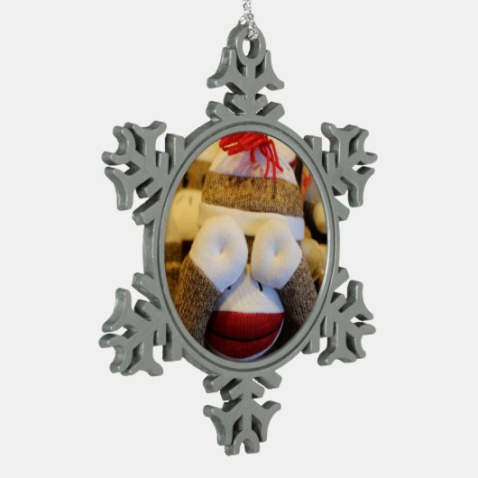 Peek-a-boo Sock Monkey Tin Sneeuwvlok Ornament (Links)