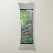 Peek A Boo Squirrel - Lichaamskussen (Voorkant Verticaal)