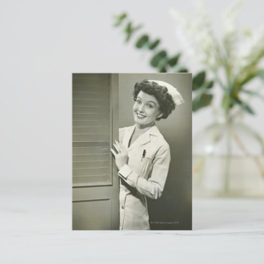 Peeping Nurse Briefkaart (Staand voorkant)