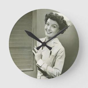 Peeping Nurse Ronde Klok