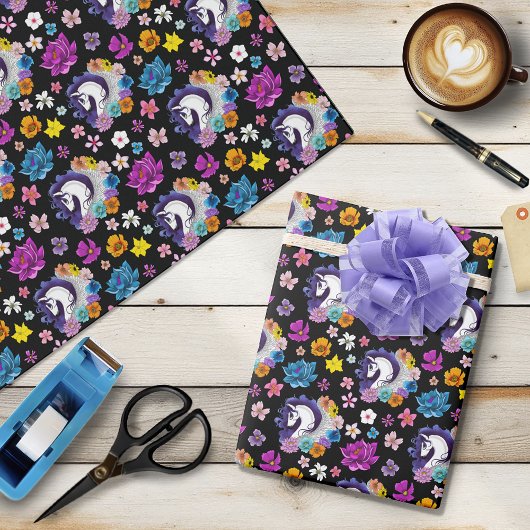 Pegasus Zwarte Bloemen Cadeaupapier