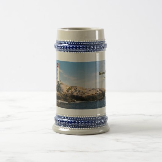 Peggys Point Lighthouse Atlantic Canada Bierpul (Center)