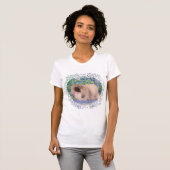 Pekingees in bloementuin t-shirt (Voorkant volledig)