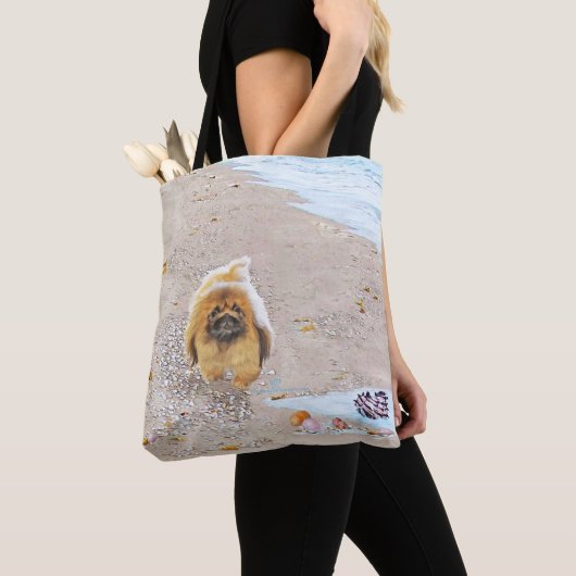 Pekingese aan het strand tote bag (Dichtbij)