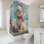 Pekingese Dog Christmas  Beach Douchegordijn<br><div class="desc">Breng de warmte van de feestdagen naar de kust met dit charmante, op vintages geïnspireerde ontwerp met een feestelijke hond die op een sereen strand zit. Met een klassieke vakantietoets van nostalgische tinten en kustvibes, vangt dit kunstwerk de magie van Kerstmis door het zee. Perfect voor het verspreiden van feestvreugde,...</div>