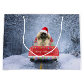 Pekingese Dog in sneeuw, met kersttruck Groot Cadeauzakje (Voorkant)