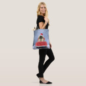 Pekingese Dog in sneeuw, met kersttruck Tote Bag (Op model)