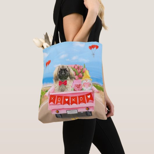 Pekingese Dog Valentijnsdag Truck Hearts Tote Bag (Dichtbij)