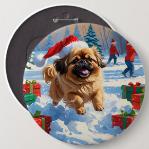 Pekingese hond rent in de sneeuw met kerstmuts ronde button 6,0 cm