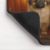 Pekingese Pup Autumn Delight Pompoen Muismat (Hoek)
