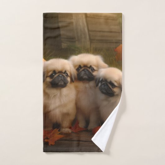 Pekingese Puppy Herfst Verrukking Pompoen Bad Handdoek (Handdoek)