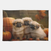 Pekingese Puppy Herfst Verrukking Pompoen Theedoek (Horizontaal)