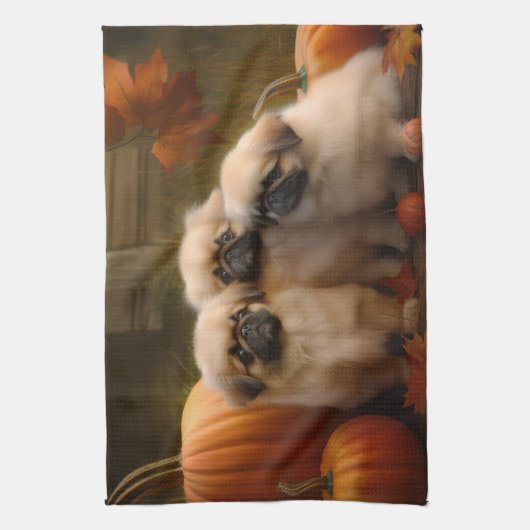 Pekingese Puppy Herfst Verrukking Pompoen Theedoek (Verticaal)