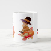 pelgrimjongen die op pompoen bidt grote koffiekop (Voorkant)