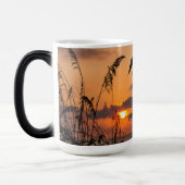 Pelican bij zonsopgang over de oceaan vaderdag magische mok (Links)