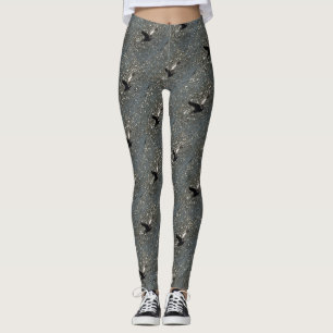 Pelican die over het Shimmering Lake Bafa vliegt Leggings