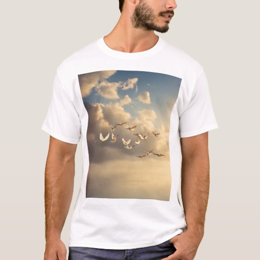 Pelican Formation T-shirts – Vlieg boven de oceaan (Voorkant)