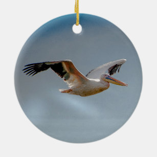 Pelican in vlucht keramisch ornament