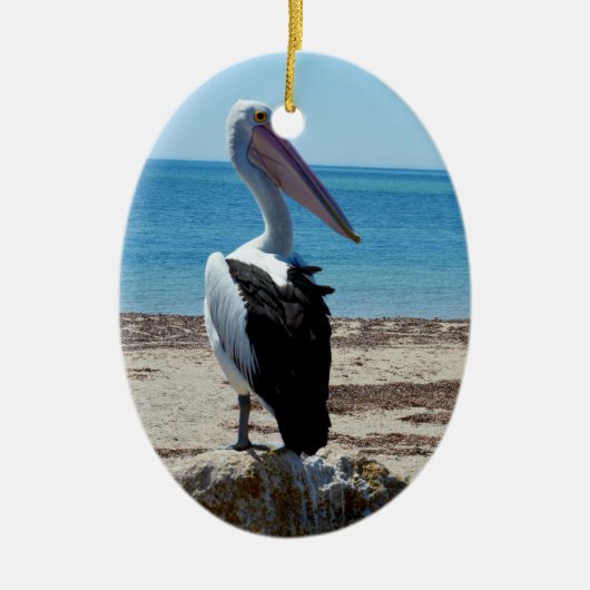 Pelican On Beach Rock, Keramisch Ornament (Voorkant)