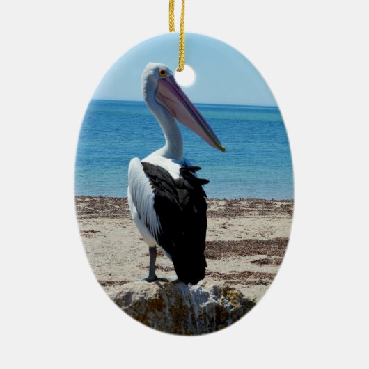 Pelican On Beach Rock, Keramisch Ornament (Achterkant)