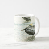 Pelican Resting on a Florida Sandy Beach Koffiemok (Voorkant rechts)