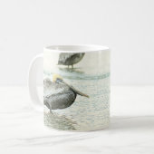 Pelican Resting on a Florida Sandy Beach Koffiemok (Voorkant links)