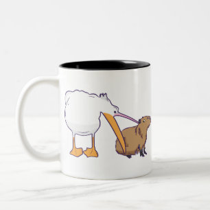 Pelican Tries to Eat Capybara Funny Cute Kawaii Tweekleurige Koffiemok