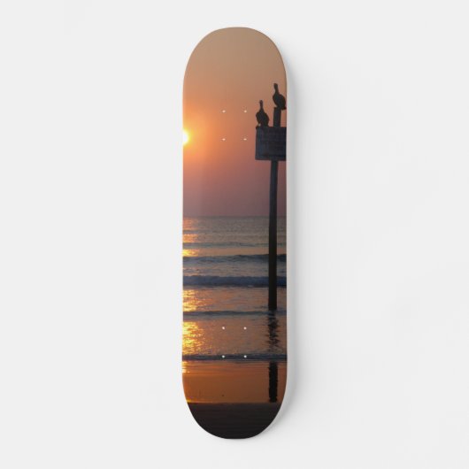 Pelicans Sunrise Ocean Daytona Beach FL Skateboard (Voorkant)