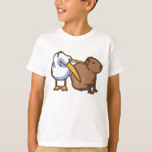 Pelikaan probeert Capybara Funny Meme te eten T-shirt (Voorkant)