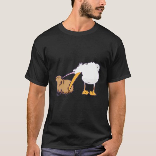 Pelikaan probeert capybara leuke grappige kawaii t t-shirt (Voorkant)