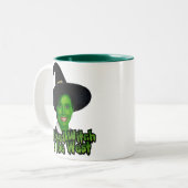 Pelosi: Witch van het Westen Tweekleurige Koffiemok (Voorkant links)