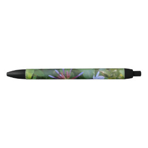 Pen met lichte paarse/blauwe bloem