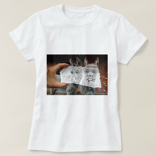 Pencil Vs Camera - Crazy Donkeys T-shirt (Design voorkant)