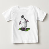 Penguin als Snowboarder met Snowboard (Voorkant)