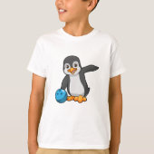 Penguin bij Bowling met Bowling-bal T-shirt (Voorkant)