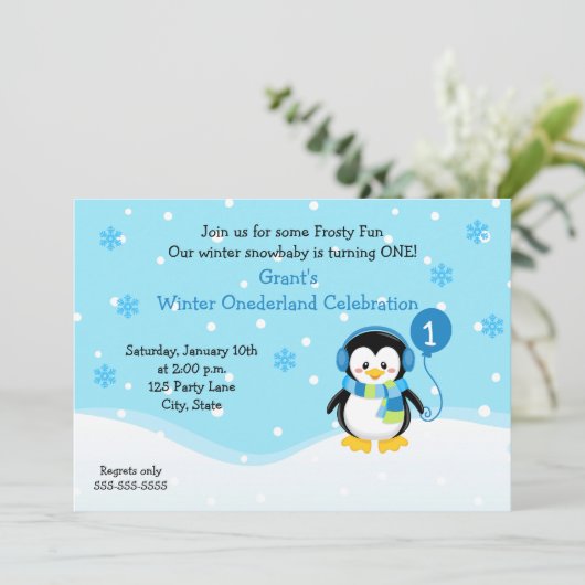 Penguin Boy Verjaardag Uitnodiging (Staand voorkant)