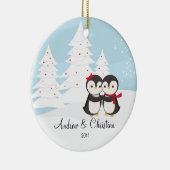 Penguin Couple Love Cute Kerstannament Keramisch Ornament (Rechts)