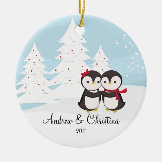 Penguin Couple Love Cute Kerstannament Keramisch Ornament (Voorkant)
