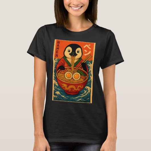Penguin Eating Ramen Japanese Noodles Funny  T-shirt (Voorkant)