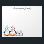 Penguin Family Winter Custom Notitieblok<br><div class="desc">Een schattig gepersonaliseerd notitiepad is voorzien van een schattige pinguïn familie.</div>