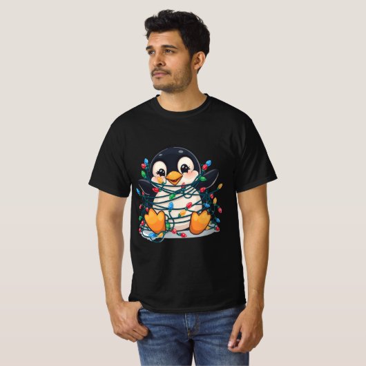 Penguin in Christmas Lights – Holiday Fun Design T-shirt (Voorkant volledig)
