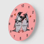 Penguin Love Custom Couple's Name Clock Grote Klok (Hoek)